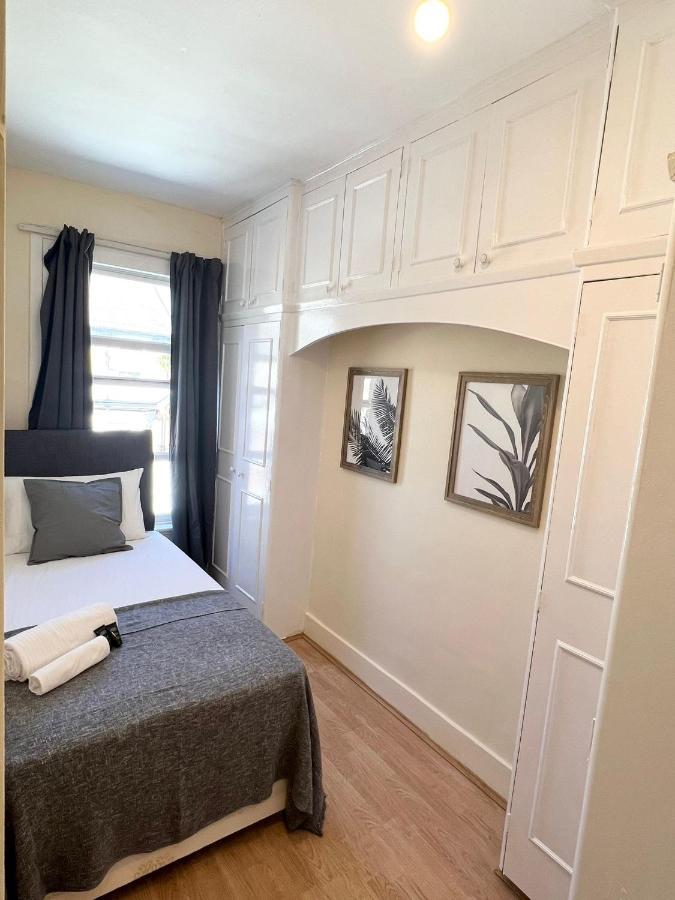 Amazing New House In London Hotel Buitenkant foto