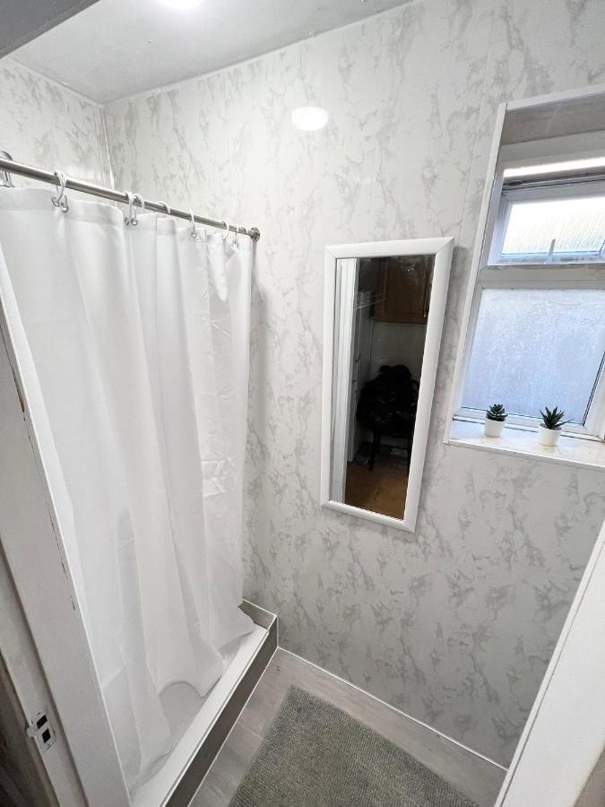Amazing New House In London Hotel Buitenkant foto