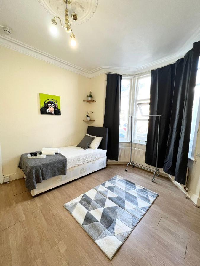 Amazing New House In London Hotel Buitenkant foto