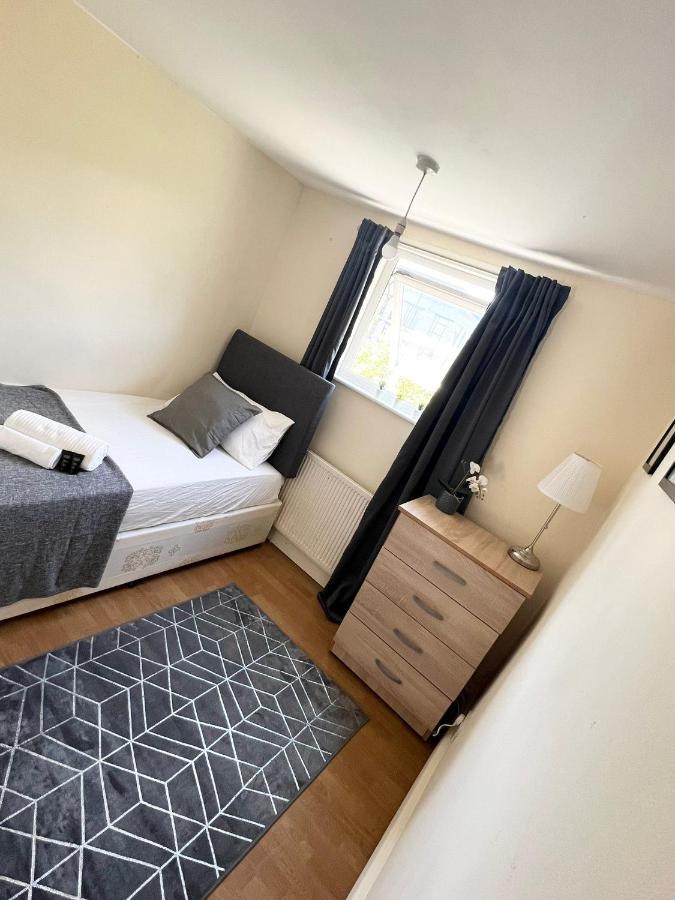 Amazing New House In London Hotel Buitenkant foto
